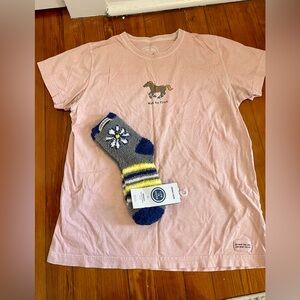 Life Is Good t-shirt and Fuzzy socks. 🐎🌸
